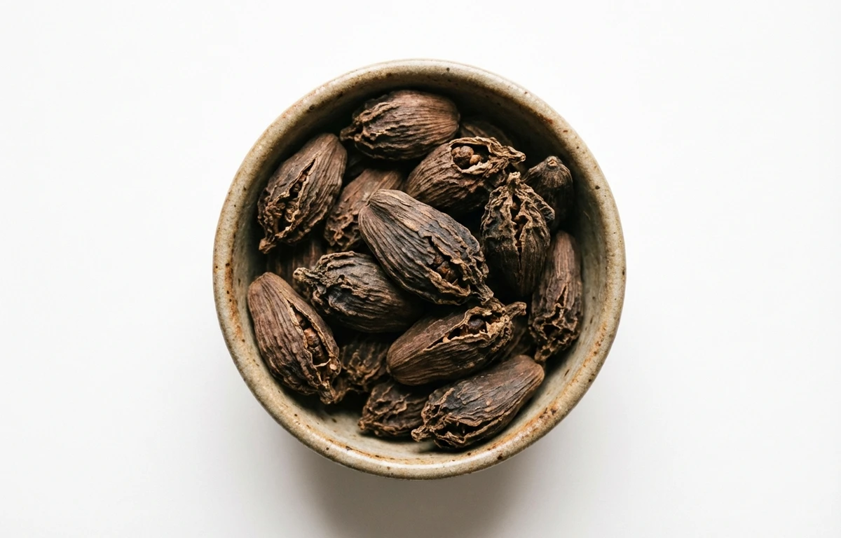 black cardamom pod