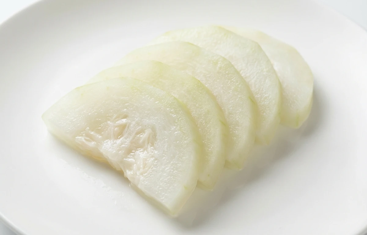 boiled unsalted white-flowered gourd