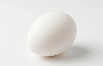 raw white poultry egg